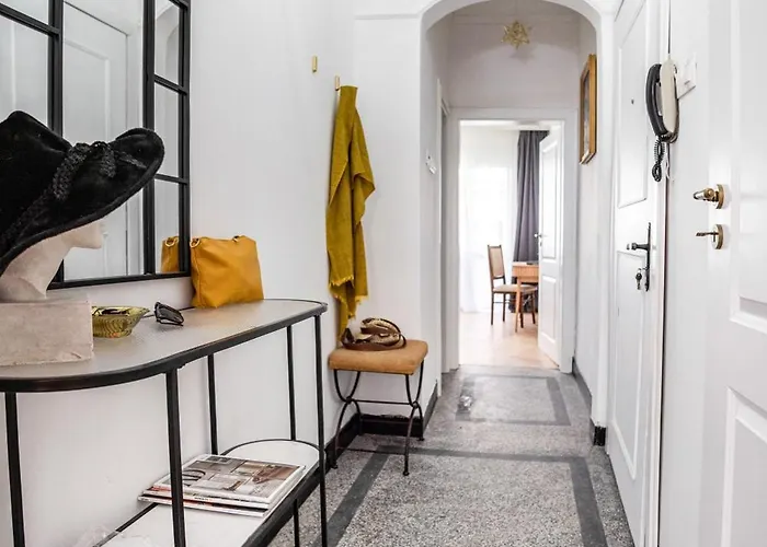 Downtown Point 瓦爾納